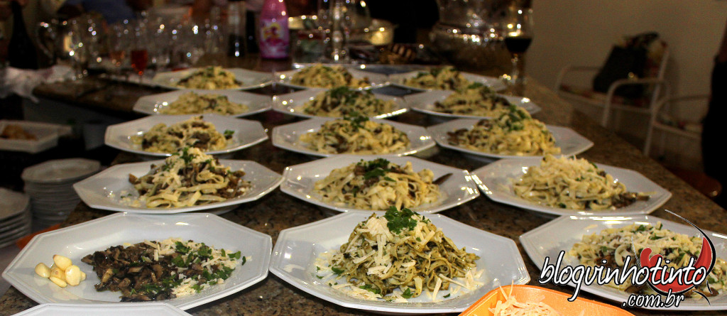 Tagliatelle com trio de cogumelos frescos e grana padano: prato principal.