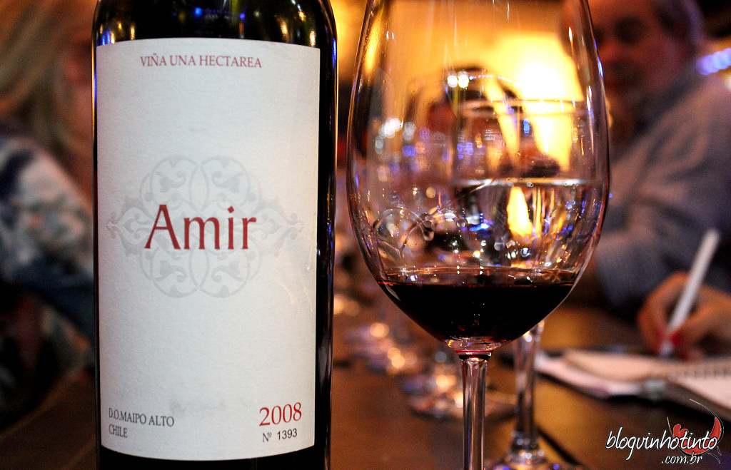 Amir 2009 - Complexo, com acidez marcante e um misto de frutas vermelhas e negras. A produção desse vinho é de apenas 4mil garrafas.