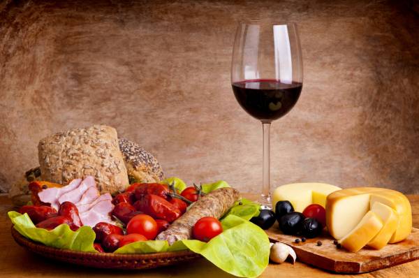Consumir vinho é mais saudável do que consumir cerveja ou refrigerante, inclusive os LIGHTS!