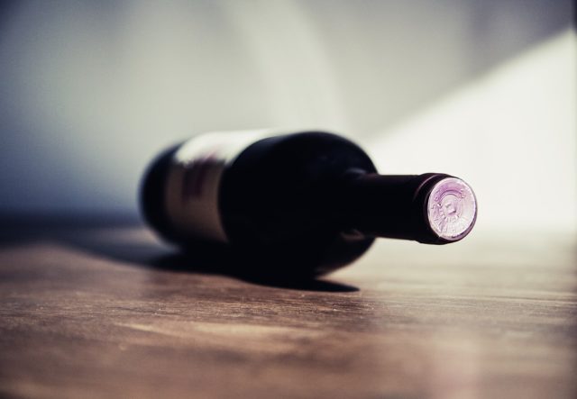 O disposto no Código de Defesa do Consumidor (CDC) não se aplica nos casos de rótulo de vinho, conforme decisão do STF.