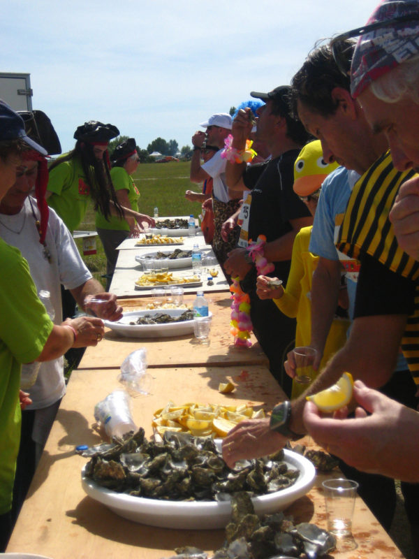 No percurso, até ostras são oferecidas aos participantes da Maratona