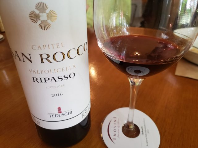 Capitel San Rocco Valpolicella 2016 é produzido por meio de uma técnica de vinificação conhecida como Ripasso