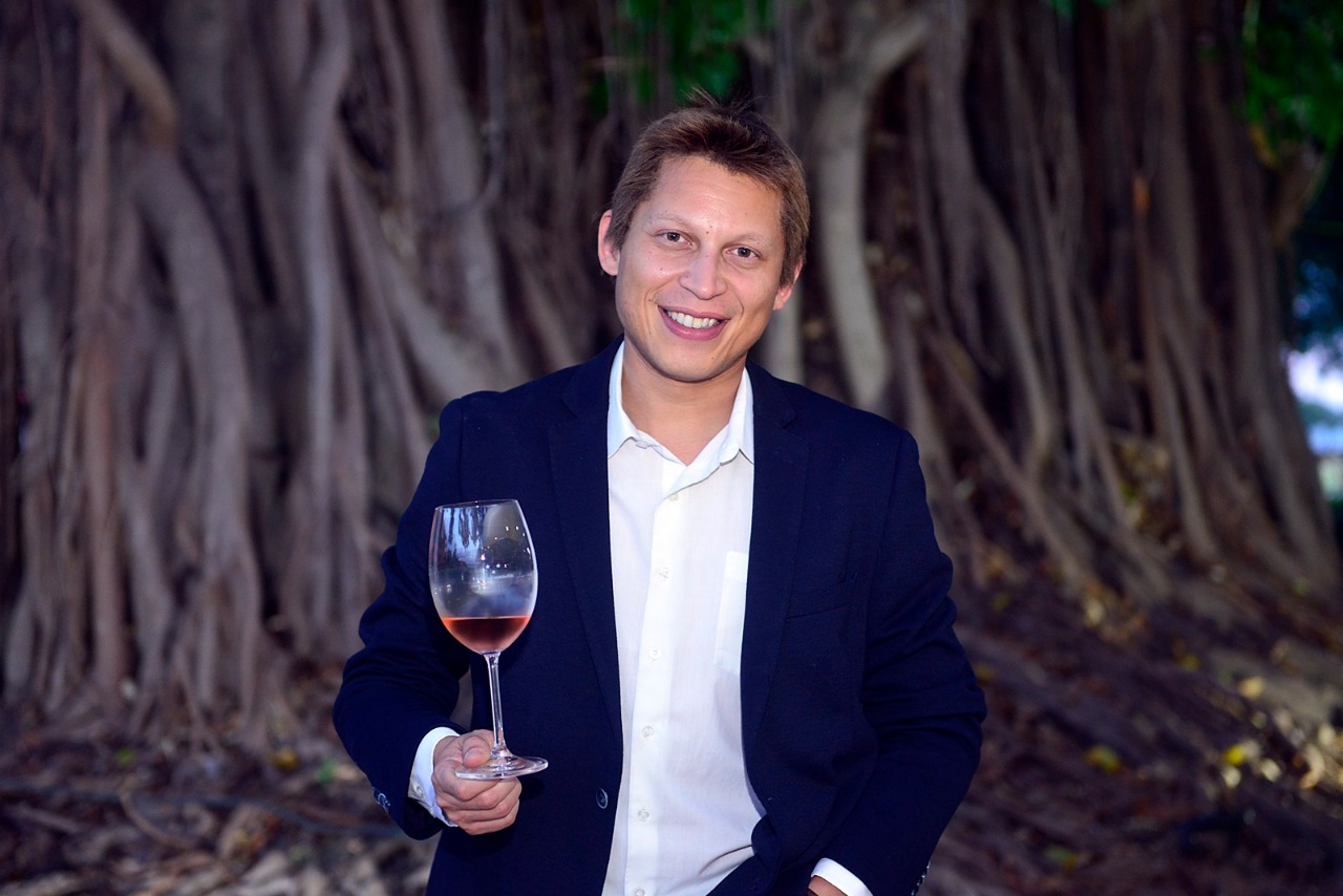 Sommelier Rafael Sá oferece curso de vinho