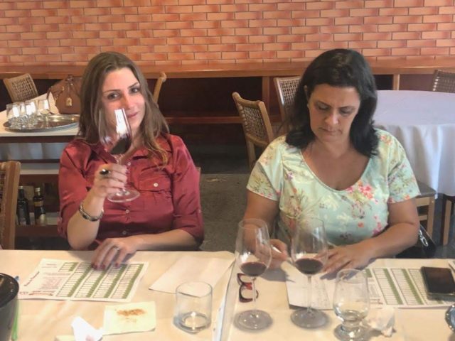 Bianca Dumas (Blog Vinho Tinto) e Adriana Nasser (De Rolha em Rolha)