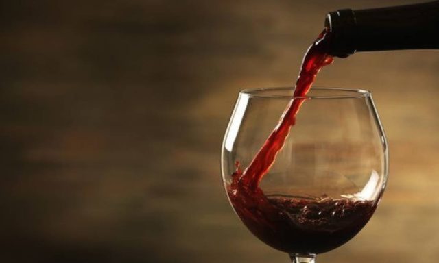 Você sabe o quanto o vinho pode interferir na sua dieta?
