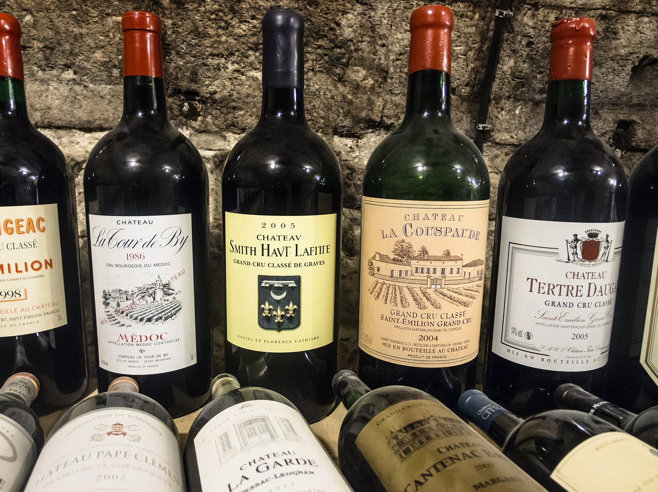 Vinhos de Bordeaux - A grande maioria é vinho de corte