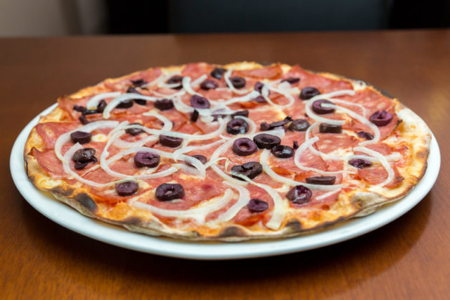Pizza de Calabresa e Alho - Dolce Far Niente - Foto de Rener Oliveira
