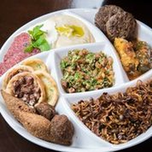 o público poderá experimentar um variado buffet, servido no almoço, com comidas árabe, italiana, japonesa e fast-food, a um único valor: R$ 69 por pessoa