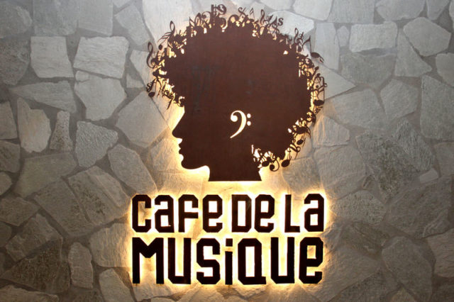 Cafe de la Musique